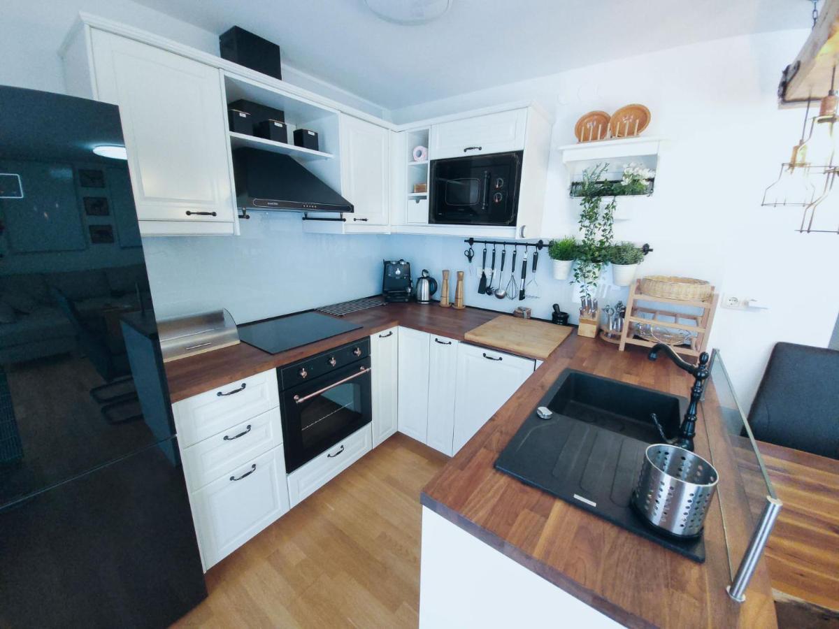 Apartma M&j *
